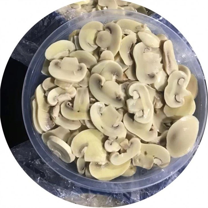 Slice champignon in brine in drums